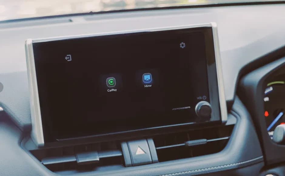 iPhone 15以降/DP対応Androidユーザー必見!車載ディスプレイがエンタメ空間に早変わり「GETPAIRR Mirror Cast」レビュー